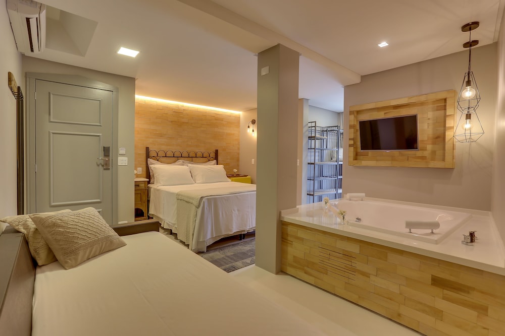Solar Beach Hotel 49/50