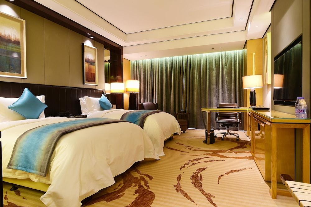 DELUXE, TWIN BEDS