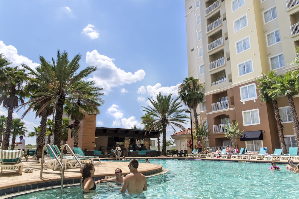 The Point Hotel & Suites 13/75