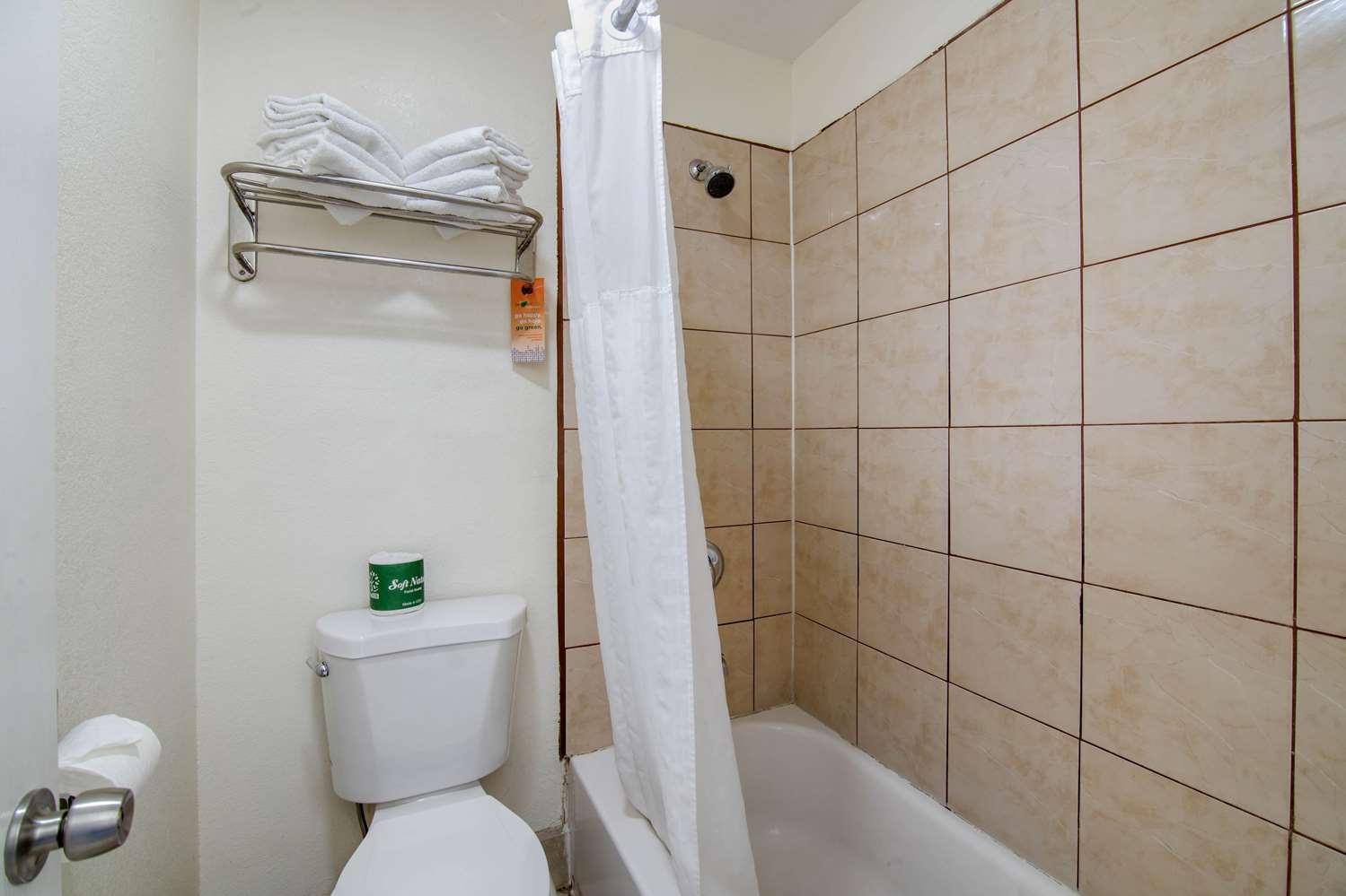 Howard Johnson Suites by Wyndham San Diego Chula Vista/BayFt 9/12