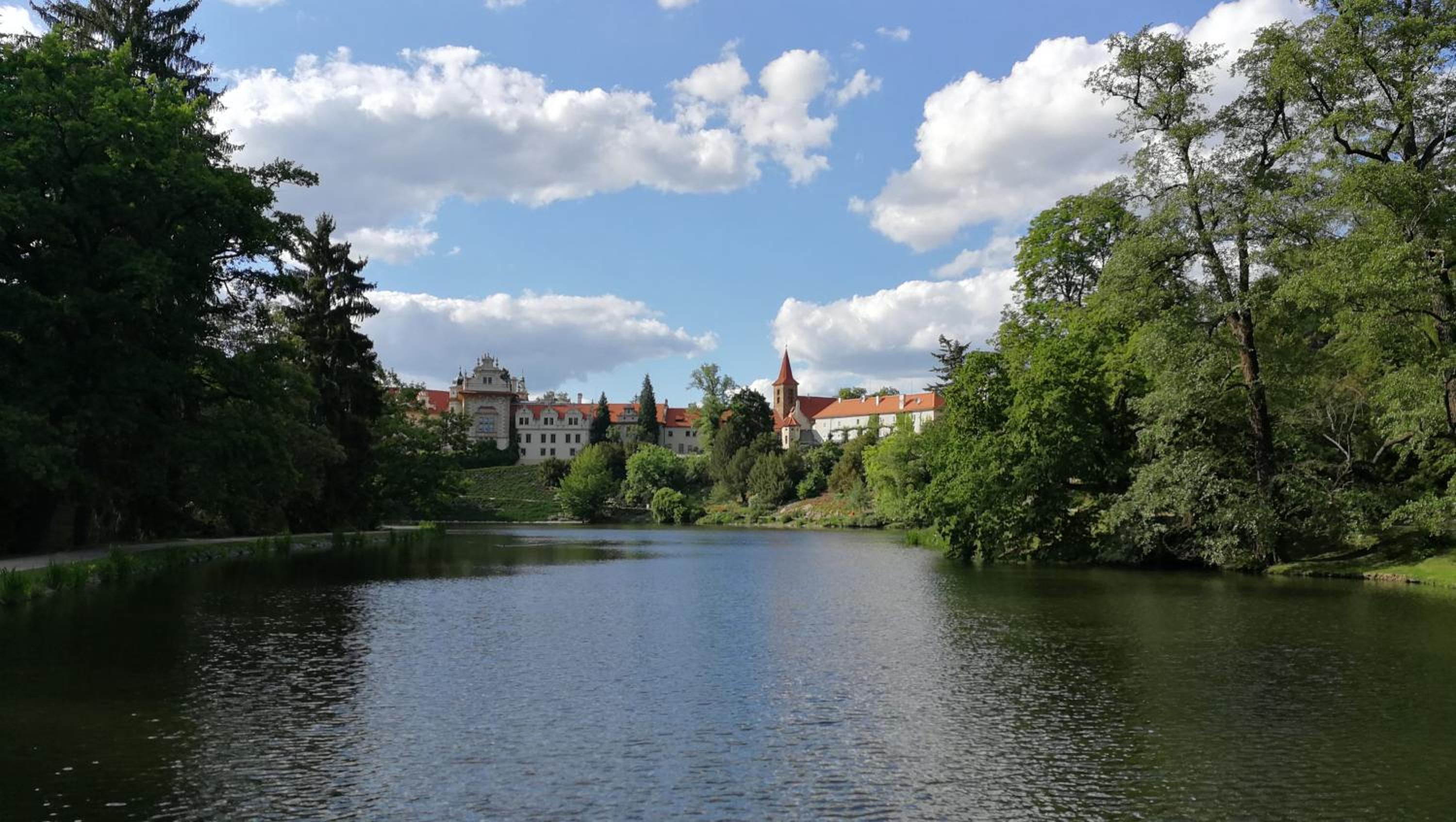 Tulipan Pruhonice Hotel 39/42