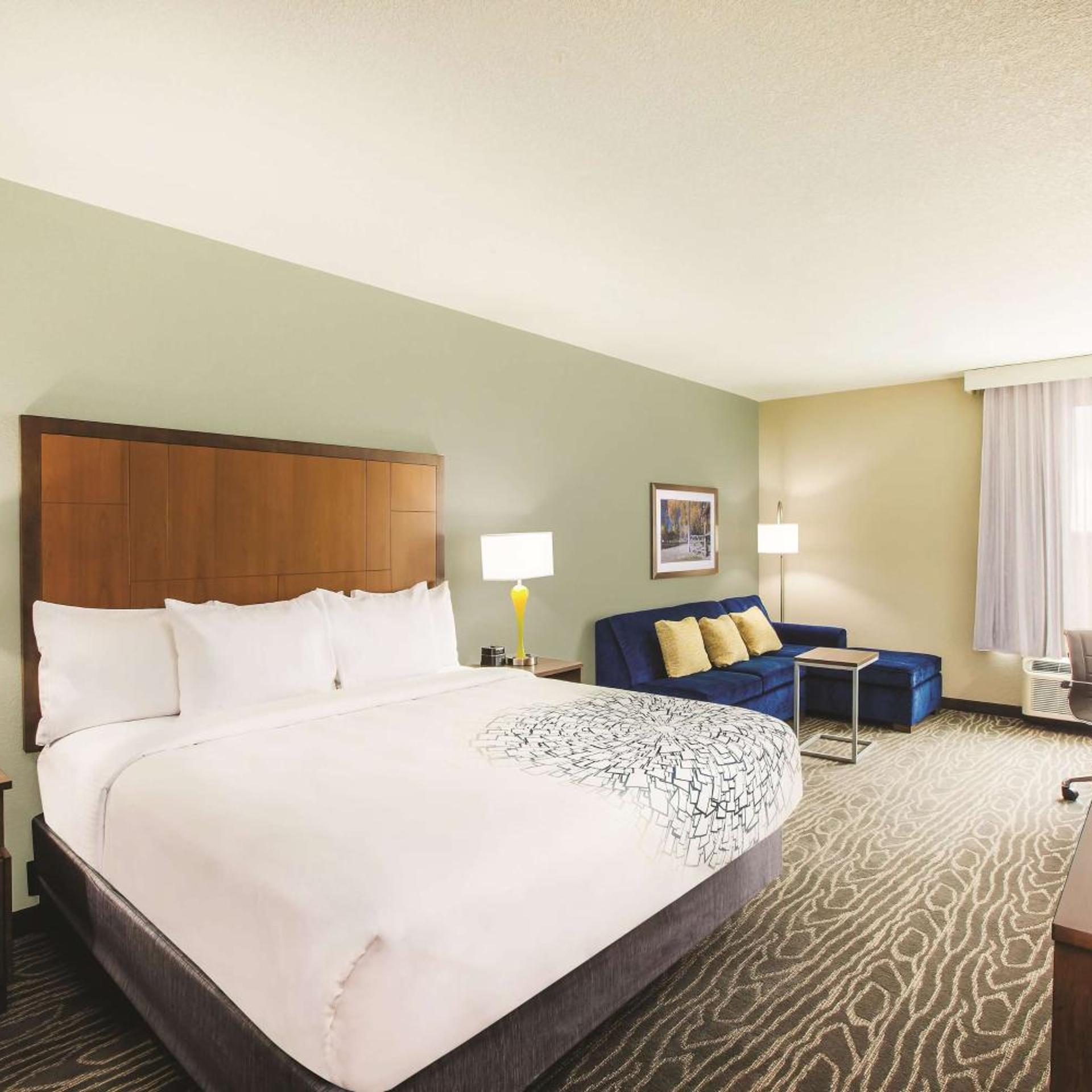 Deluxe, Studio, King Bed, Accessible