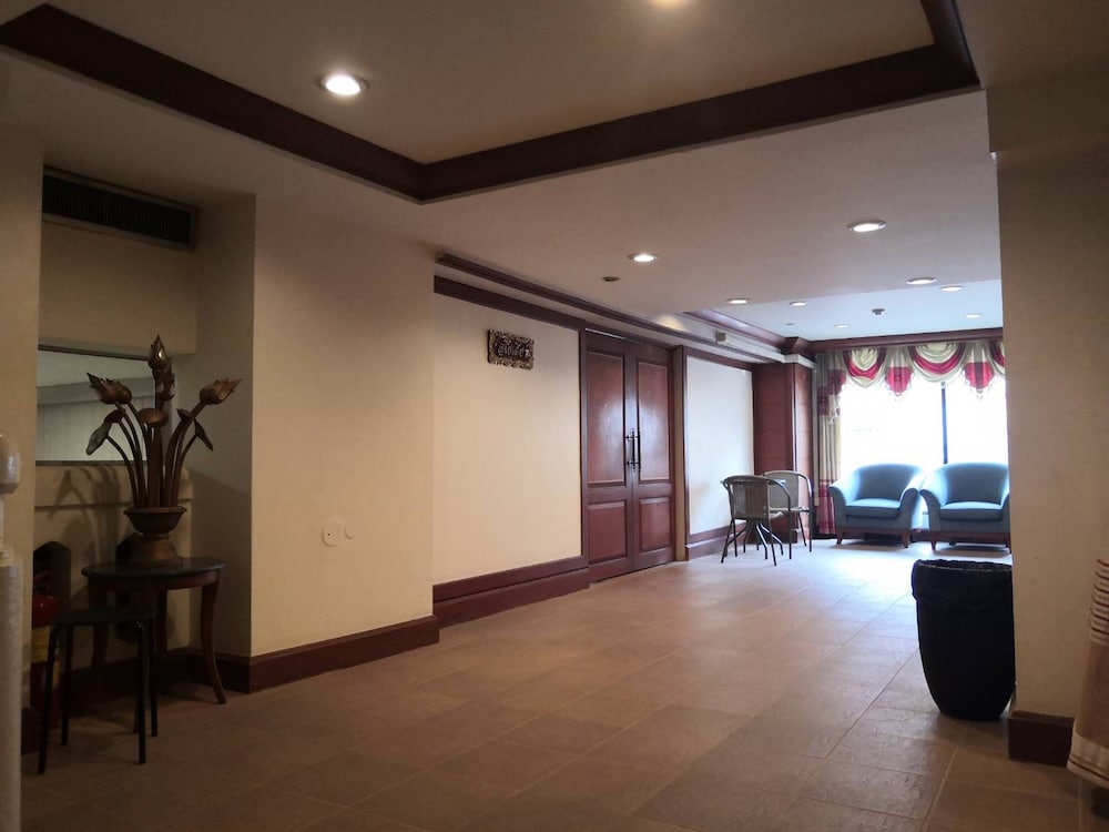 Sunday Ayothaya Hotel 43/68