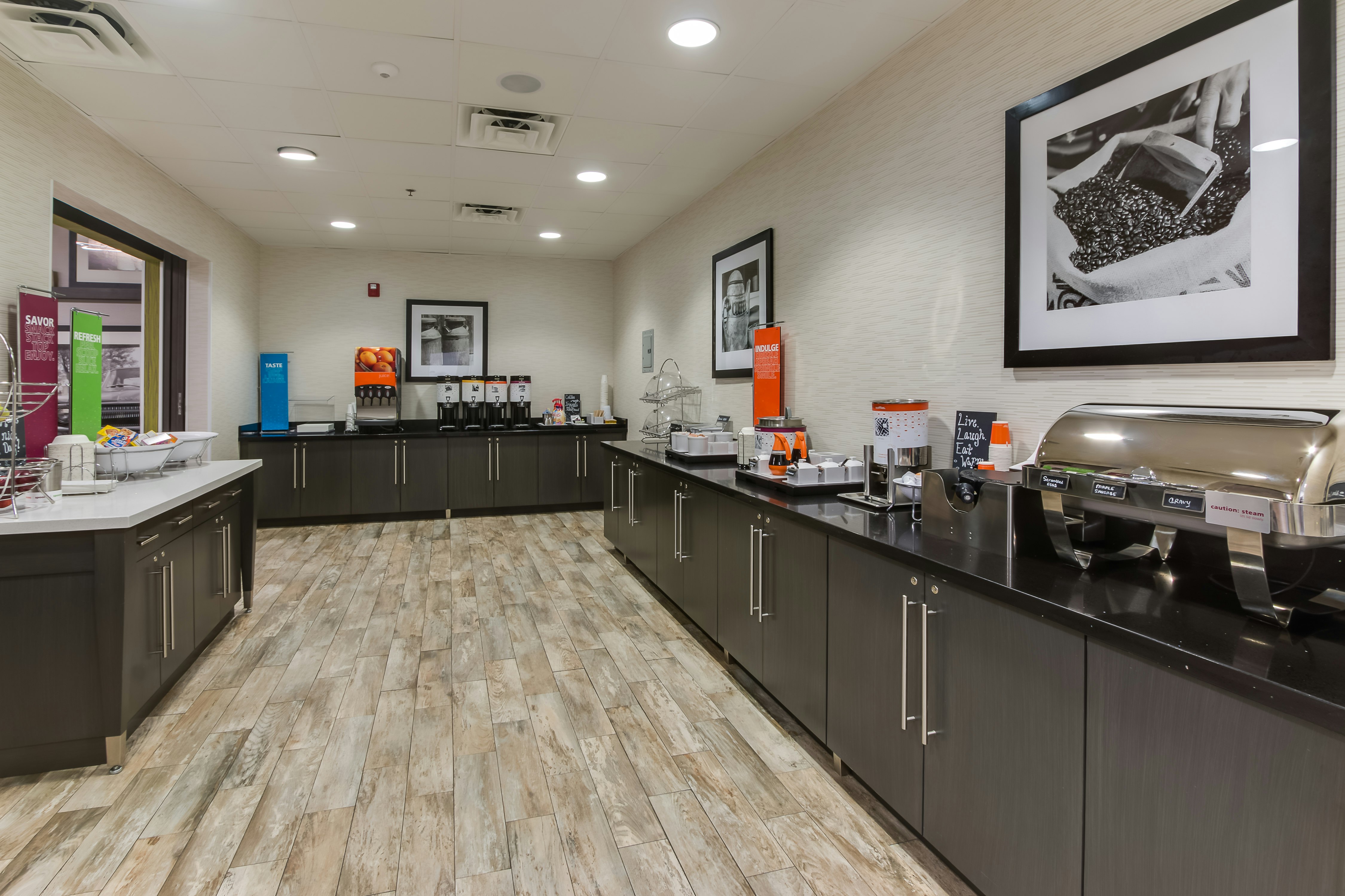 Hampton Inn White House 37/55