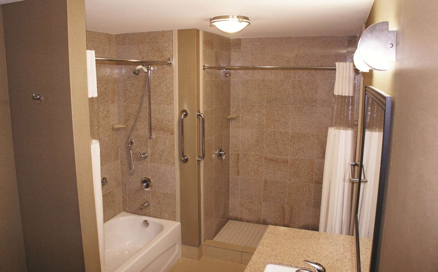 La Quinta Inn & Suites by Wyndham Bellingham 30/34