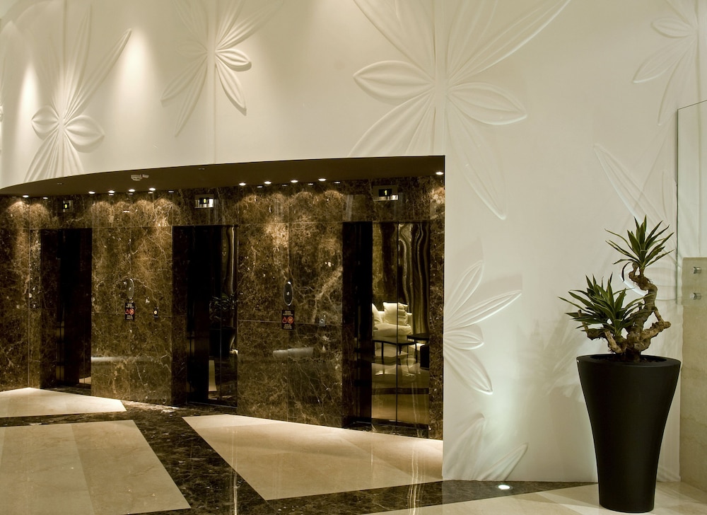 Crowne Plaza Milan City 8/80