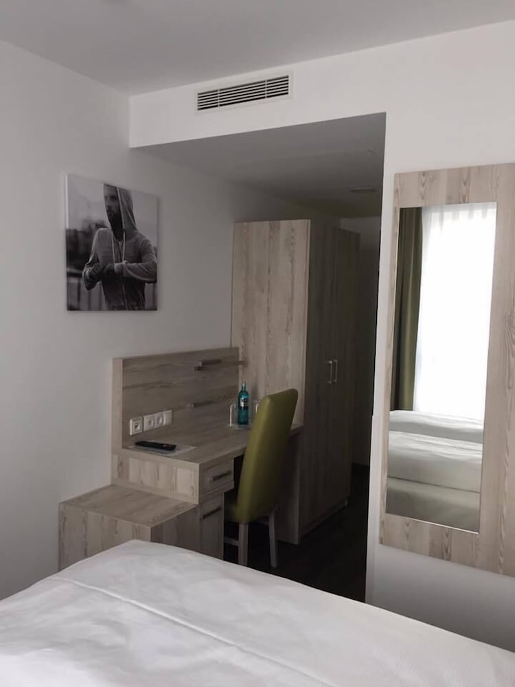 Novina Sleep Inn Herzogenaurach 17/39