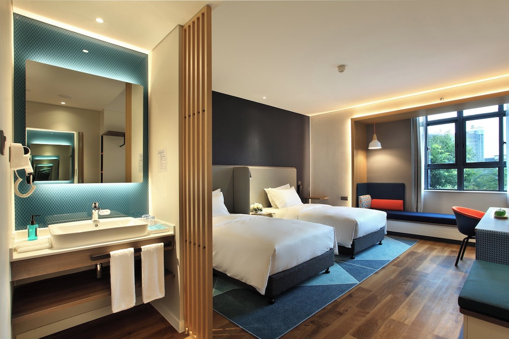 Standard, Twin Beds, Extra Floor Space