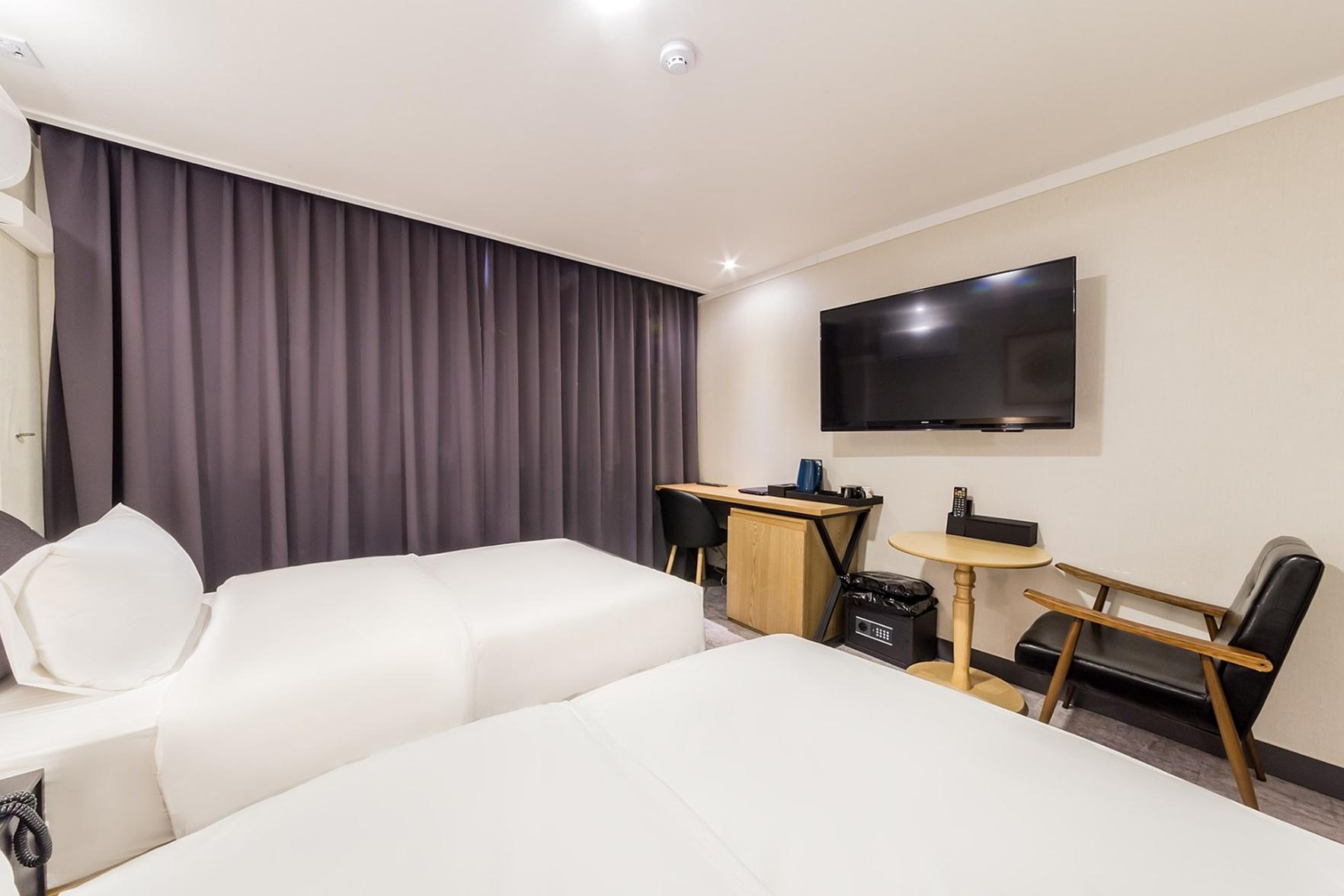 Family, 1 Double and 1 Single Bed