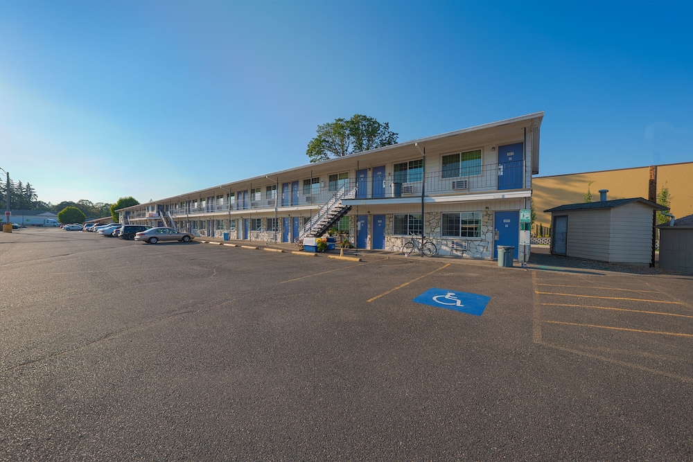 Travelodge Inn & Suites by Wyndham Saint Helens OR 31/37