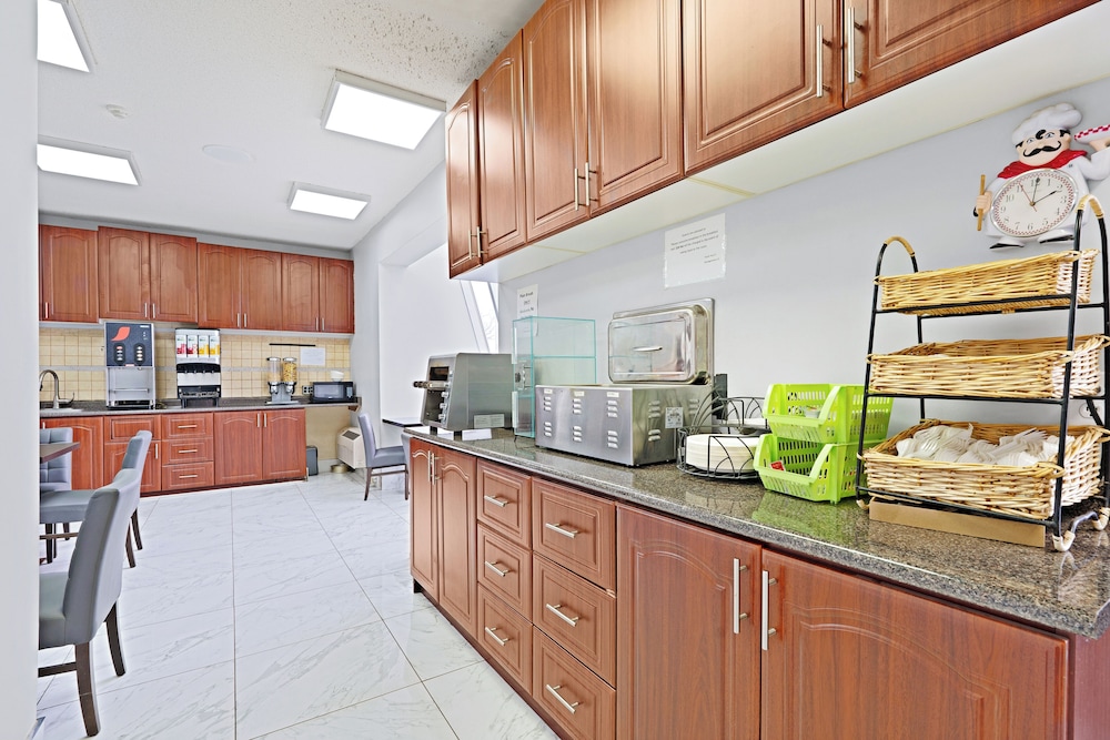 Niagara Lodge Suites 6/68