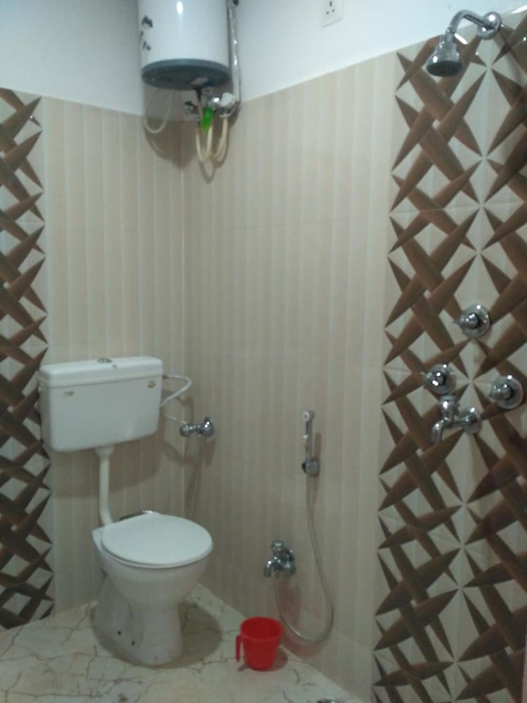 Hotel Utsav Residency 32/37