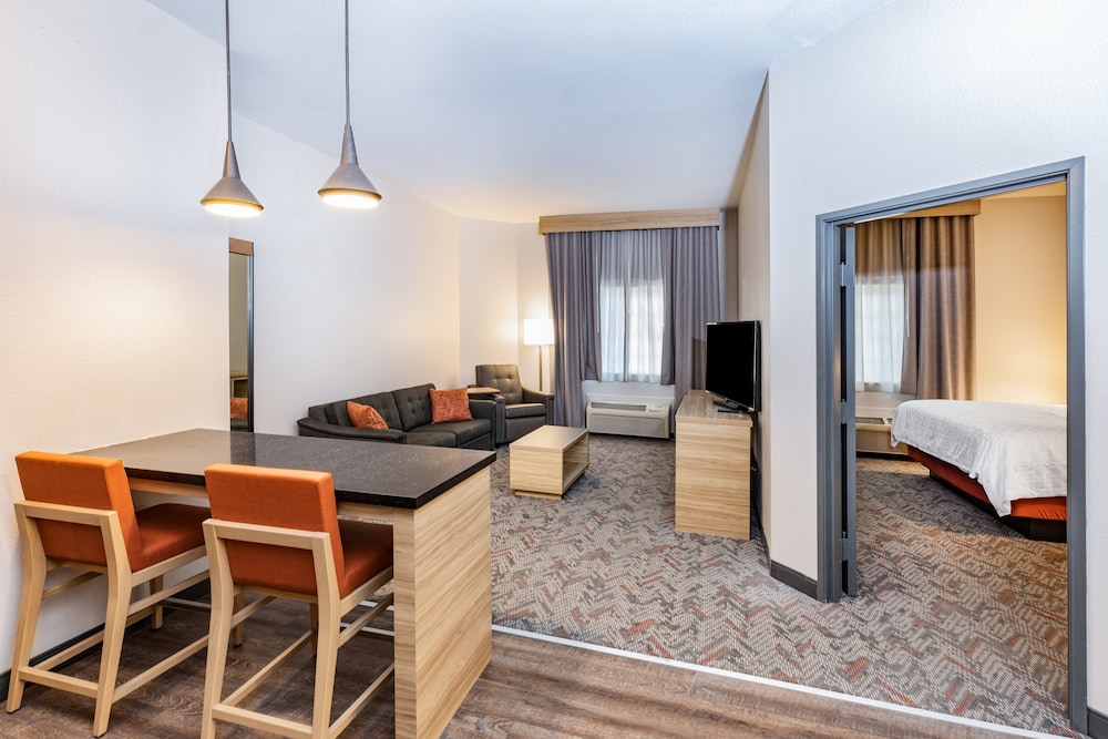 Candlewood Suites Mount Pleasant 41/67