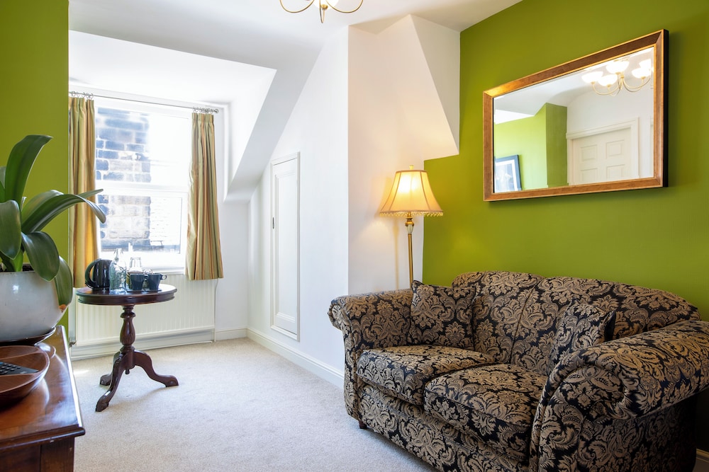Wynnstay House 25/33