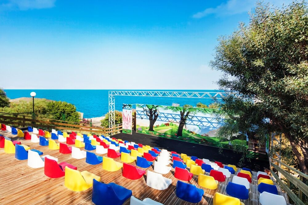Merit Crystal Cove Hotel Casino & Spa 33/48