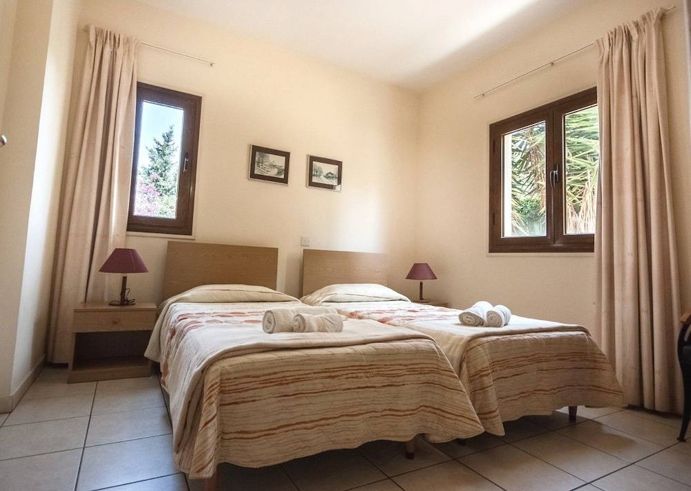 4 BEDROOMS, VILLA, PRIVATE POOL