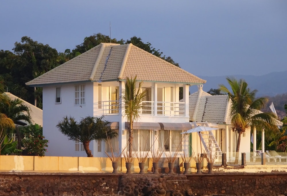 Mayo Resort 6/78
