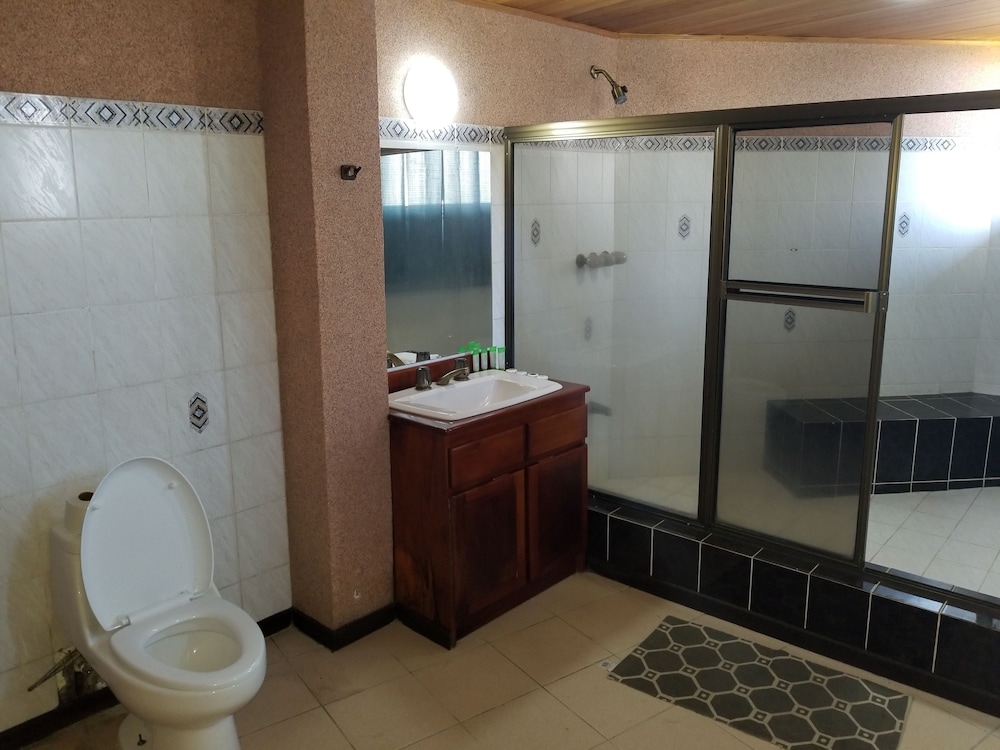 1 BEDROOM, FAMILY, STUDIO, SUITE, CITY VIEW, KITCHENETTE