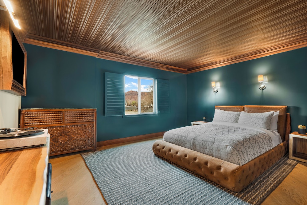 STANDARD, QUEEN BED, ACCESSIBLE