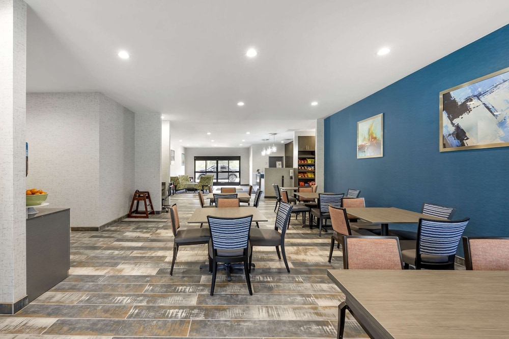 Quality Inn and Suites Joelton Nashville, TN 37/44