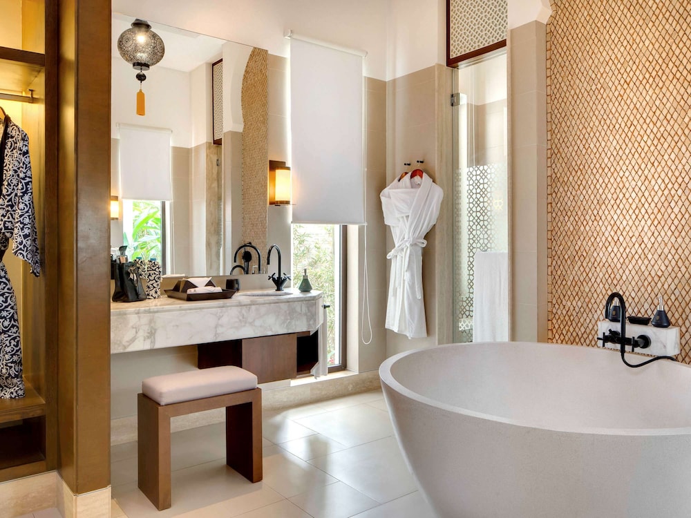 Banyan Tree Tamouda Bay 34/87