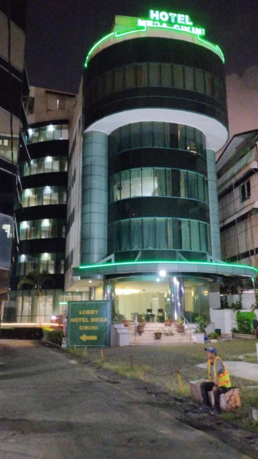 Hotel Mega Cikini 2/28