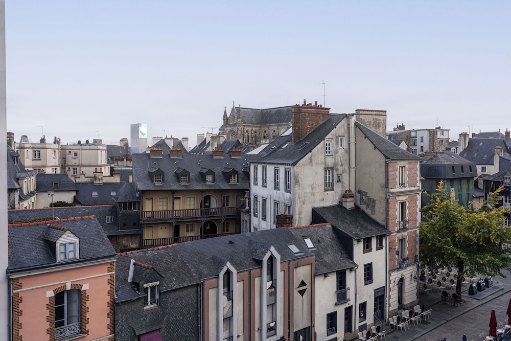 Hotel Des Lices 8/66