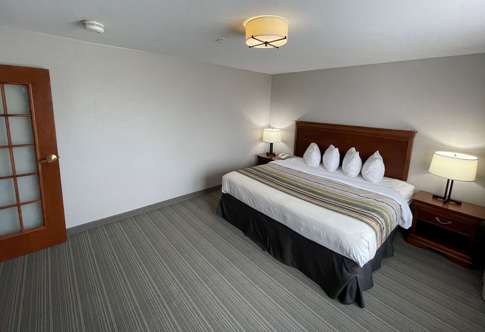 Country Inn & Suites By Radisson, Appleton North, WI 9/35