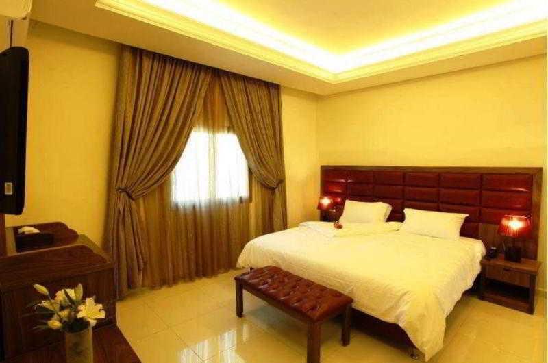 Hotel Le Noble 9/19
