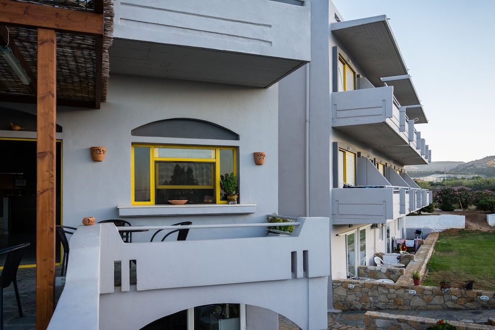 Nereides Hotel in Platanias