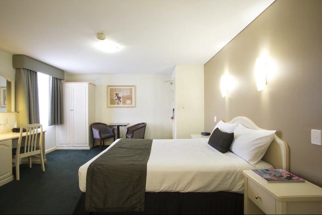 Spa, Superior, Queen Bed