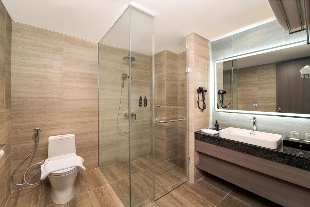 Harris Hotel and Suites Nagoya Batam 36/37