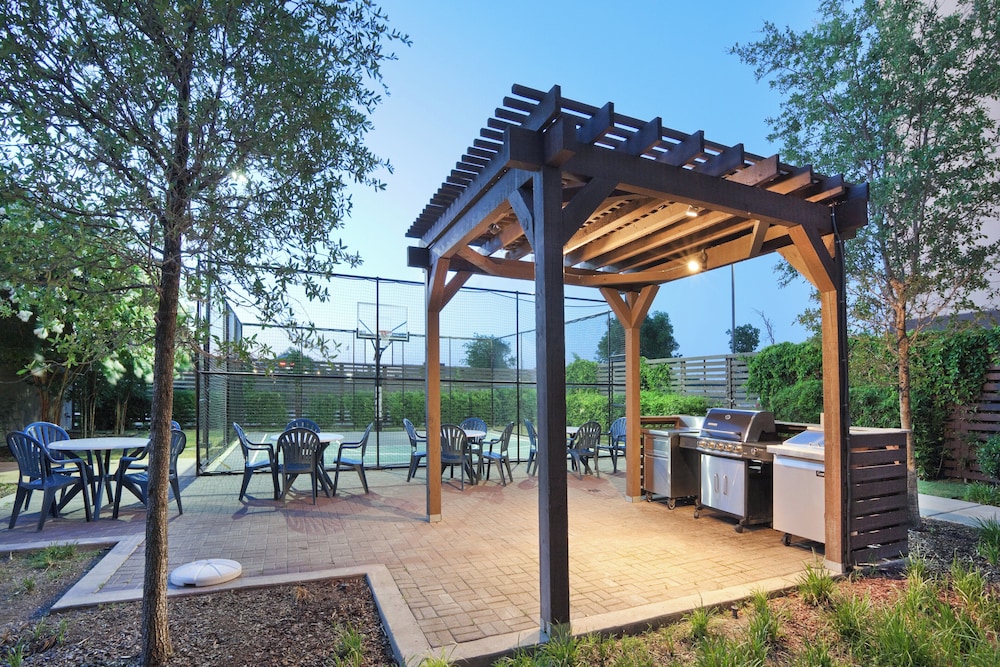 Staybridge Suites Plano - Richardson Area 65/70
