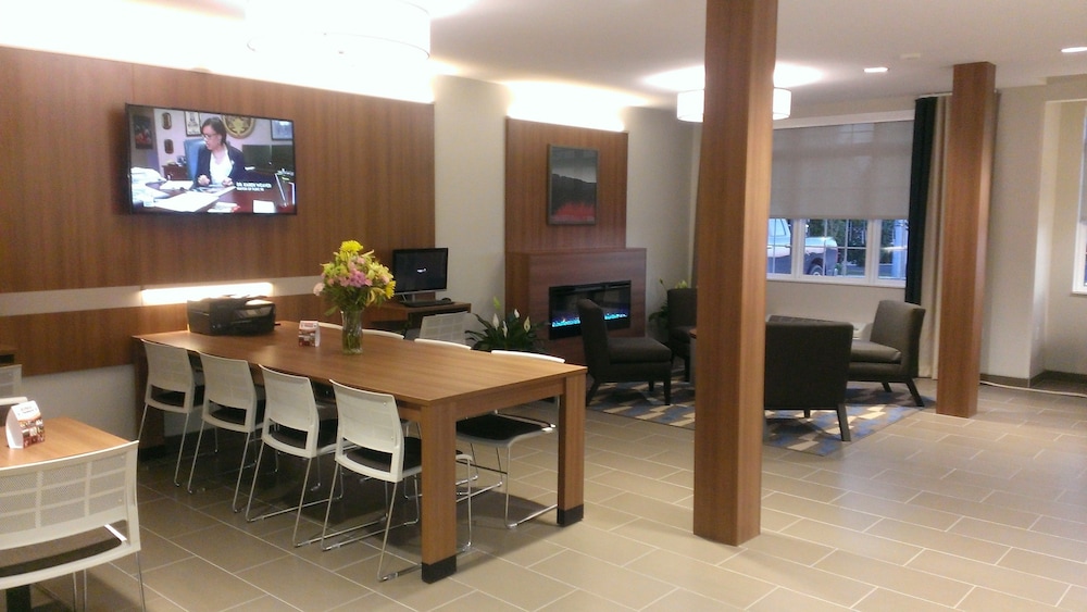 Microtel Inn And Suites By Wyndham Binghamton 26/34