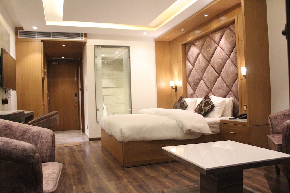 SAGRIKA RESORT 34/50