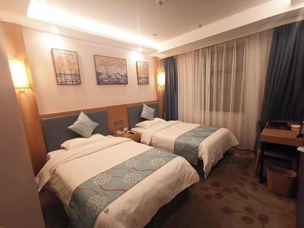 Twin Room No Window