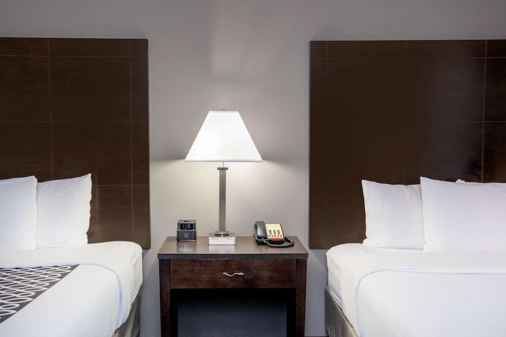La Quinta Inn & Suites by Wyndham Houston Energy Corridor 16/61