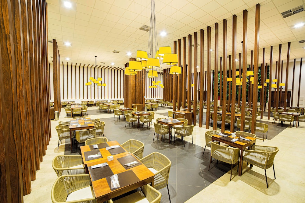 Taua Hotel e Convention Alexania 30/44