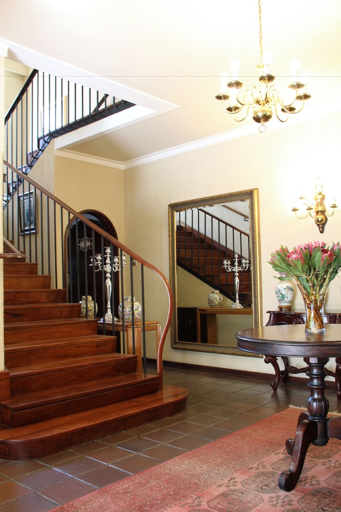 Sheppard Boutique Guesthouse 2/50