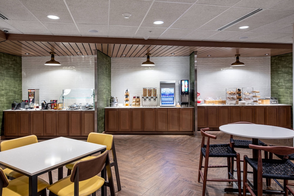 Fairfield Inn Suites Little Rock Airport 30/32