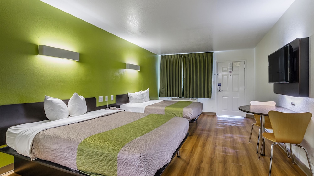 Motel6 San Marcos, TX - North 20/45