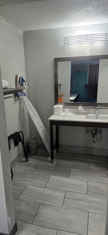 Quality Inn & Suites Cartersville South 22/29
