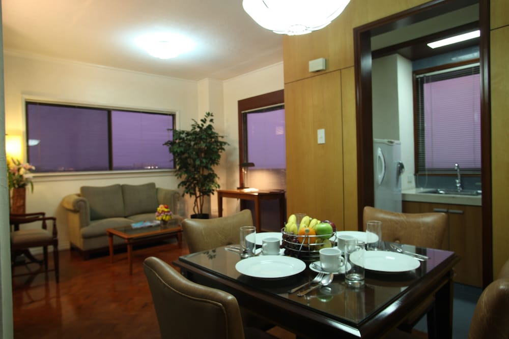 Sunny Bay Suites 24/33
