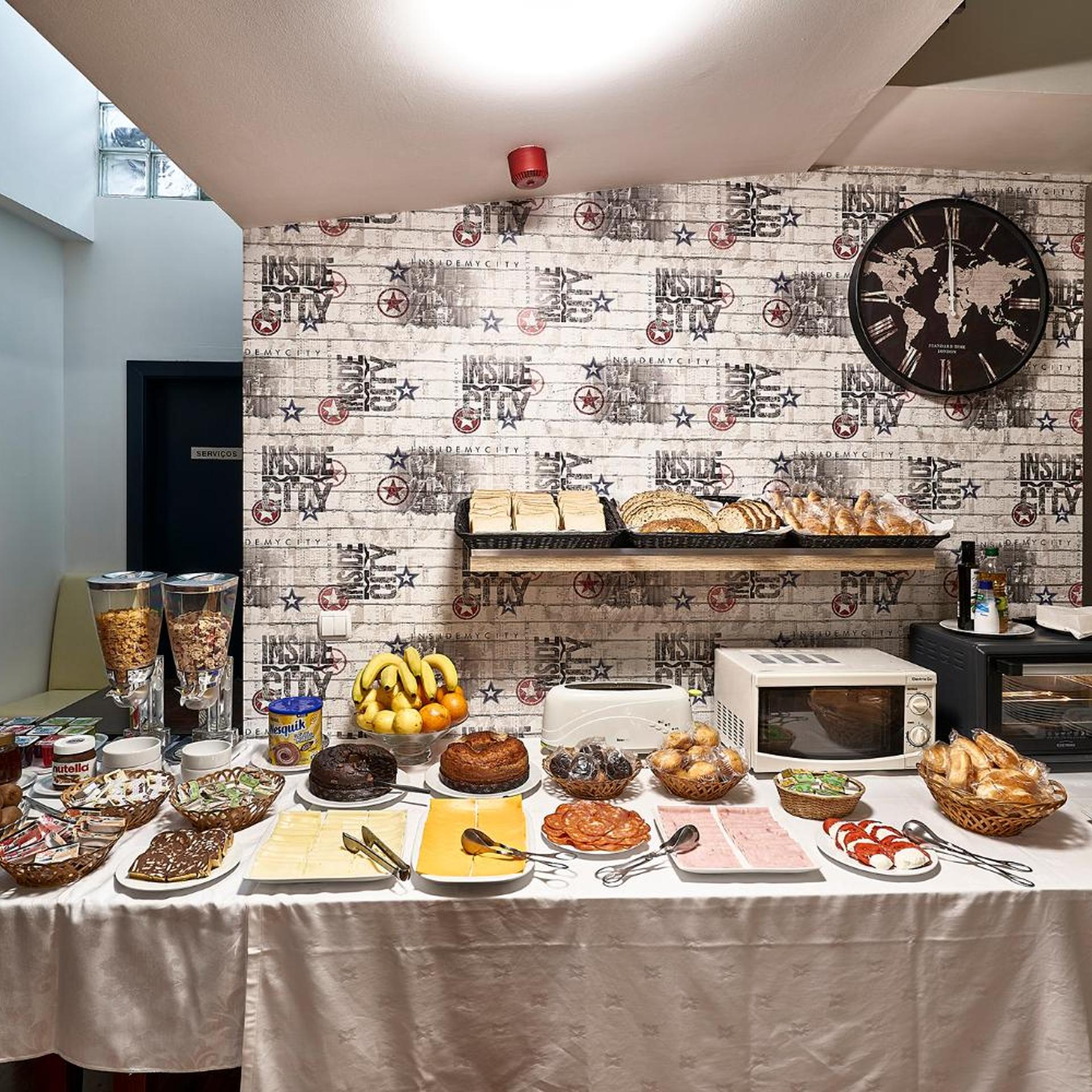 Jose Estevao Hotel 40/55