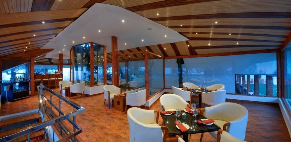 CHAIL VILLAS HOTEL 35/50