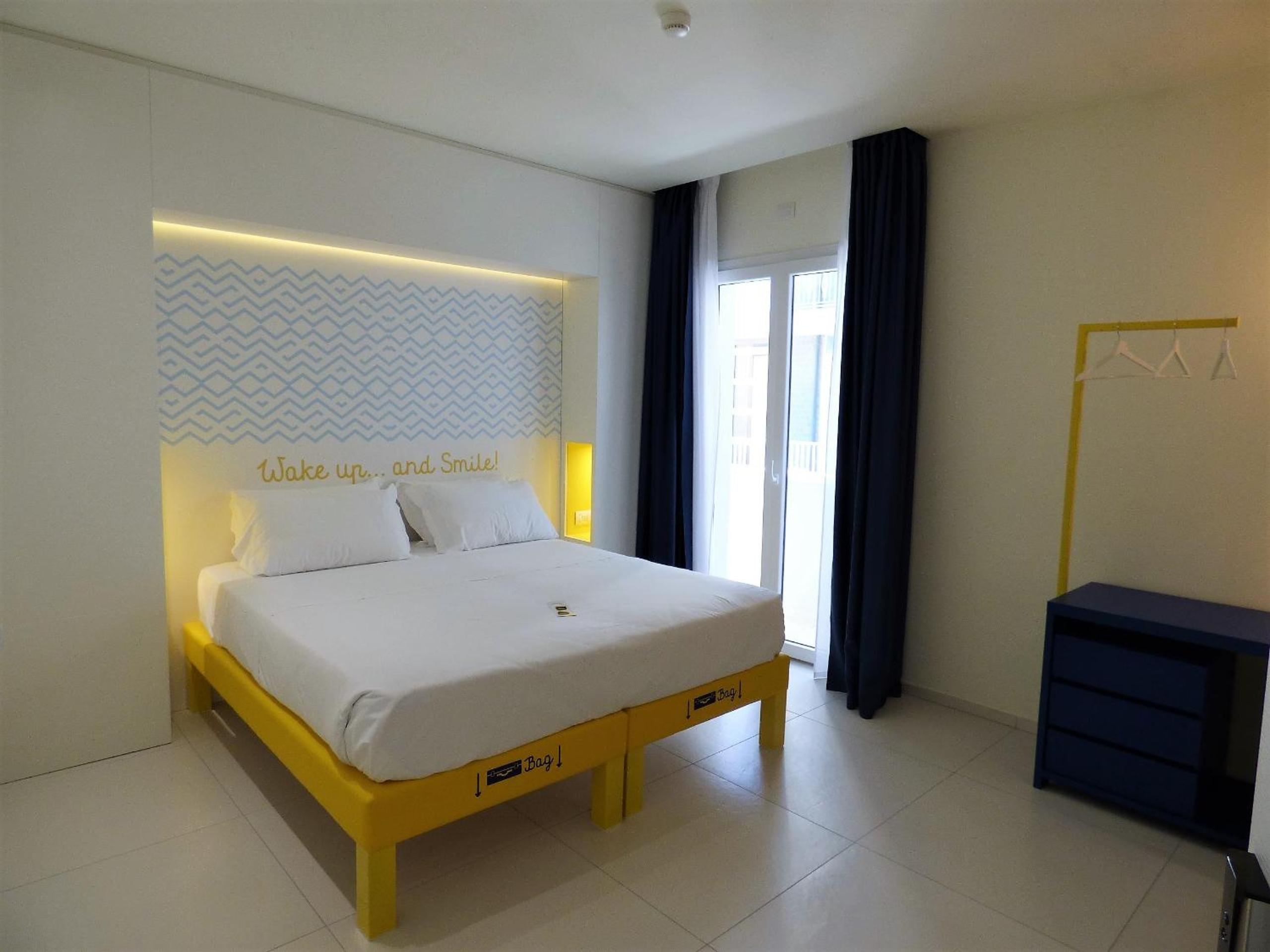 Room, Double Bed, Lateral Side Sea View, Balcony، HOTELTREVI 9/10