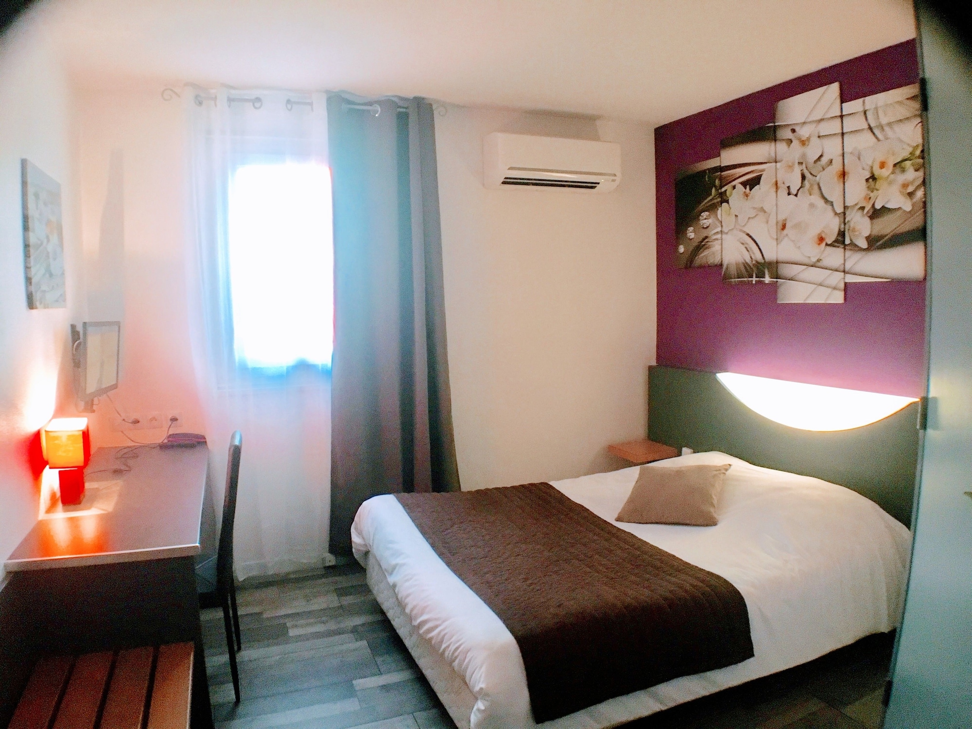 lhotel le marais romilly sur seine centre