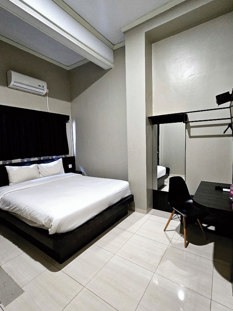 Airlangga Hotel 36/62