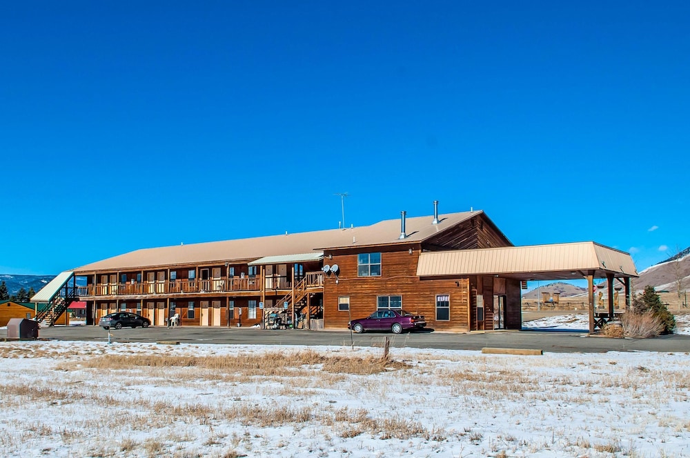 Econo Lodge Eagle Nest 1/25