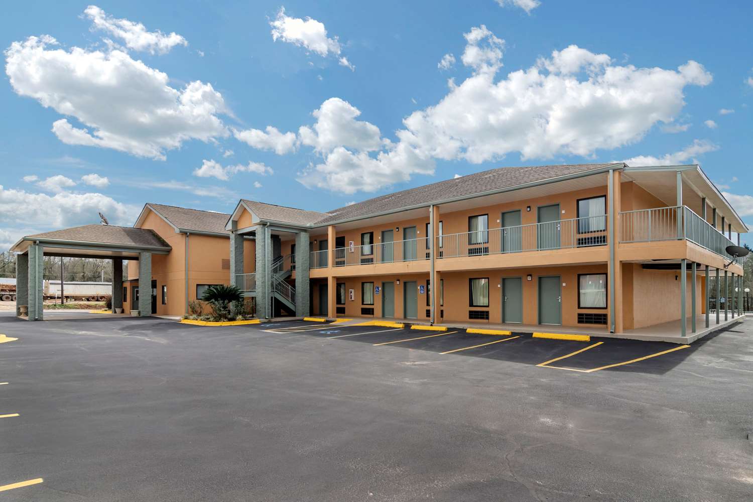 Econo Lodge Cuthbert, GA 4/18